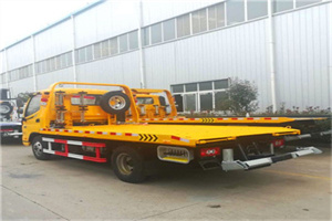 杞县附近拖车救援搭电